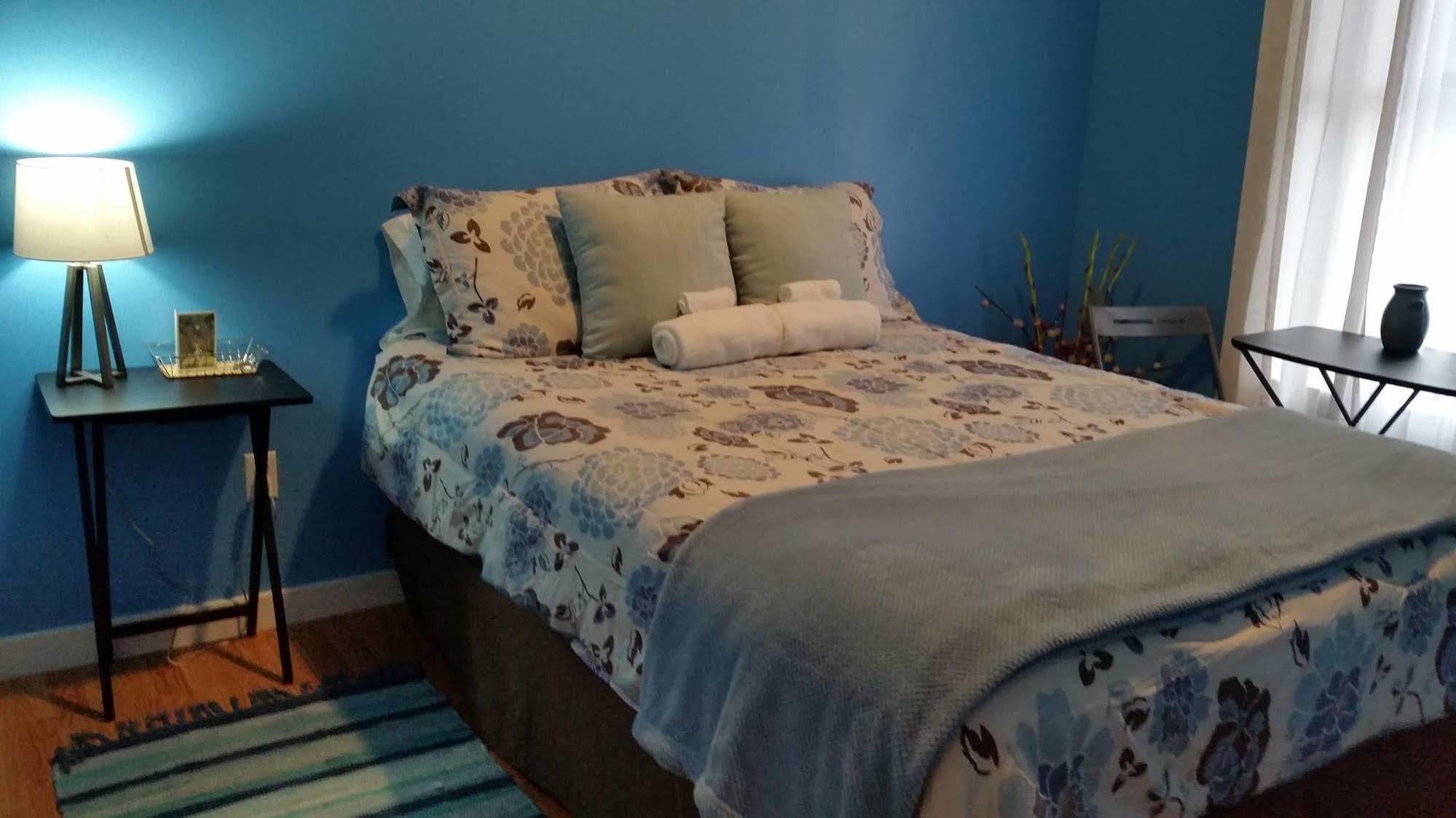 Oyo Bed And Breakfast New York Exterior photo